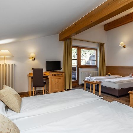Family Hotel Adriana Бецека Екстериор снимка