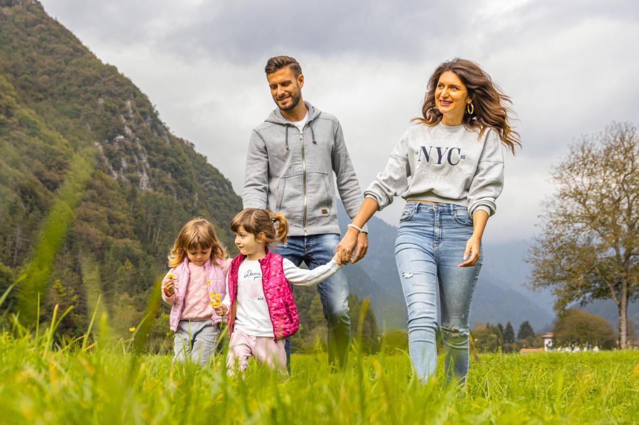 Family Hotel Adriana Бецека Екстериор снимка