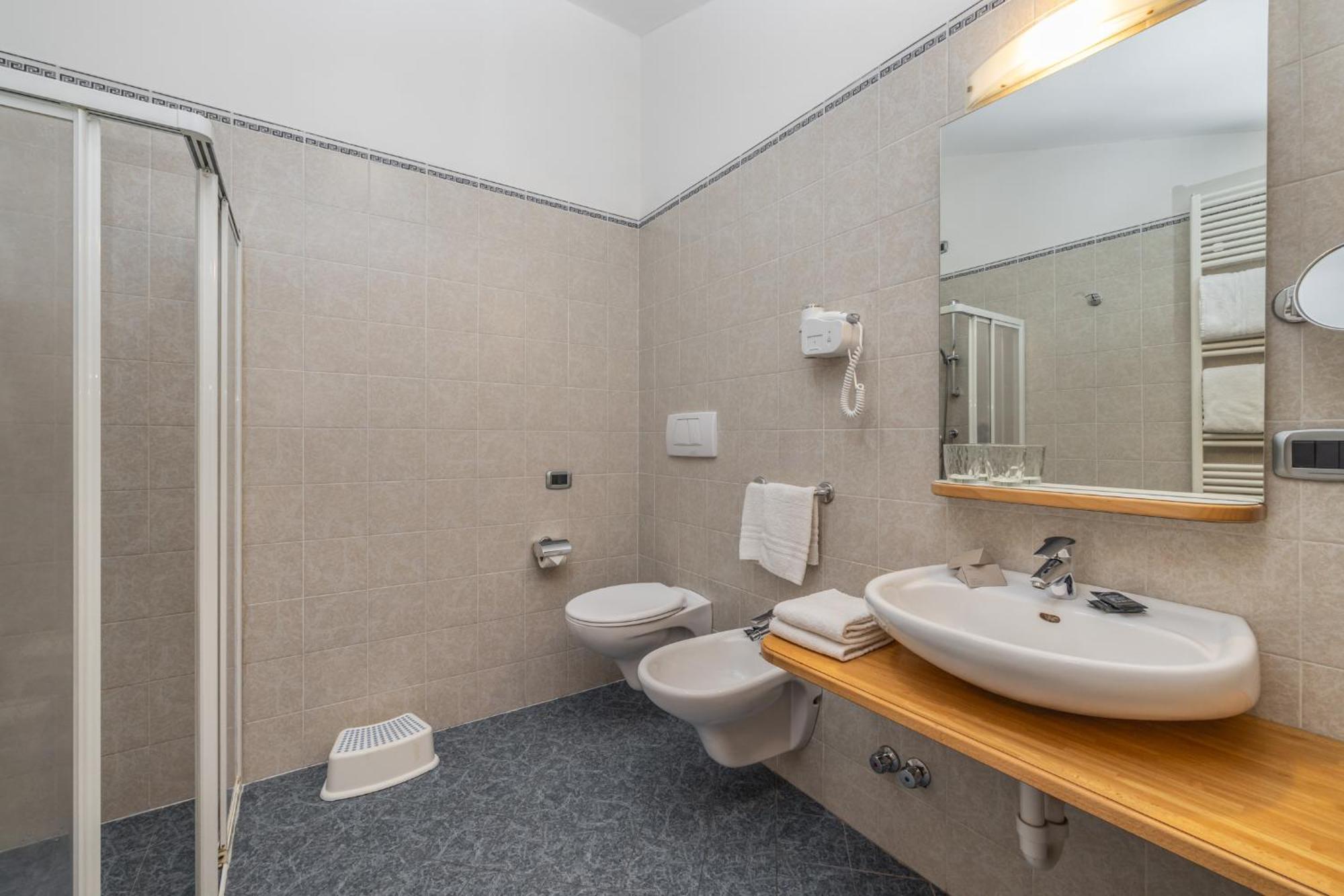 Family Hotel Adriana Бецека Екстериор снимка