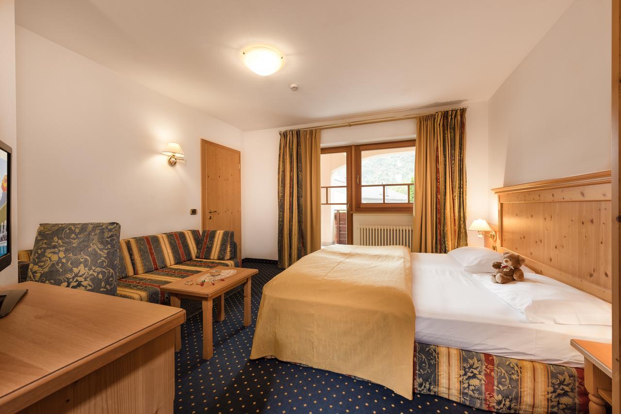 Family Hotel Adriana Бецека Екстериор снимка