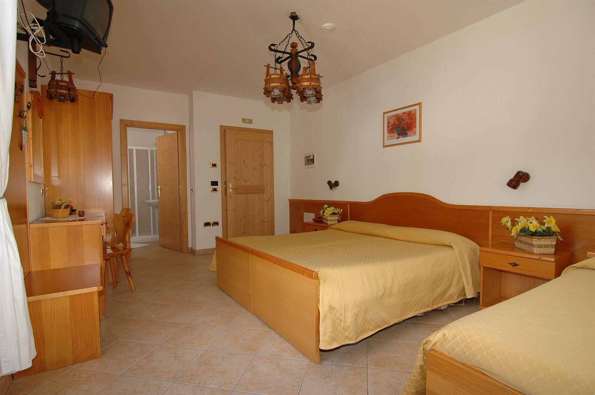 Family Hotel Adriana Бецека Екстериор снимка
